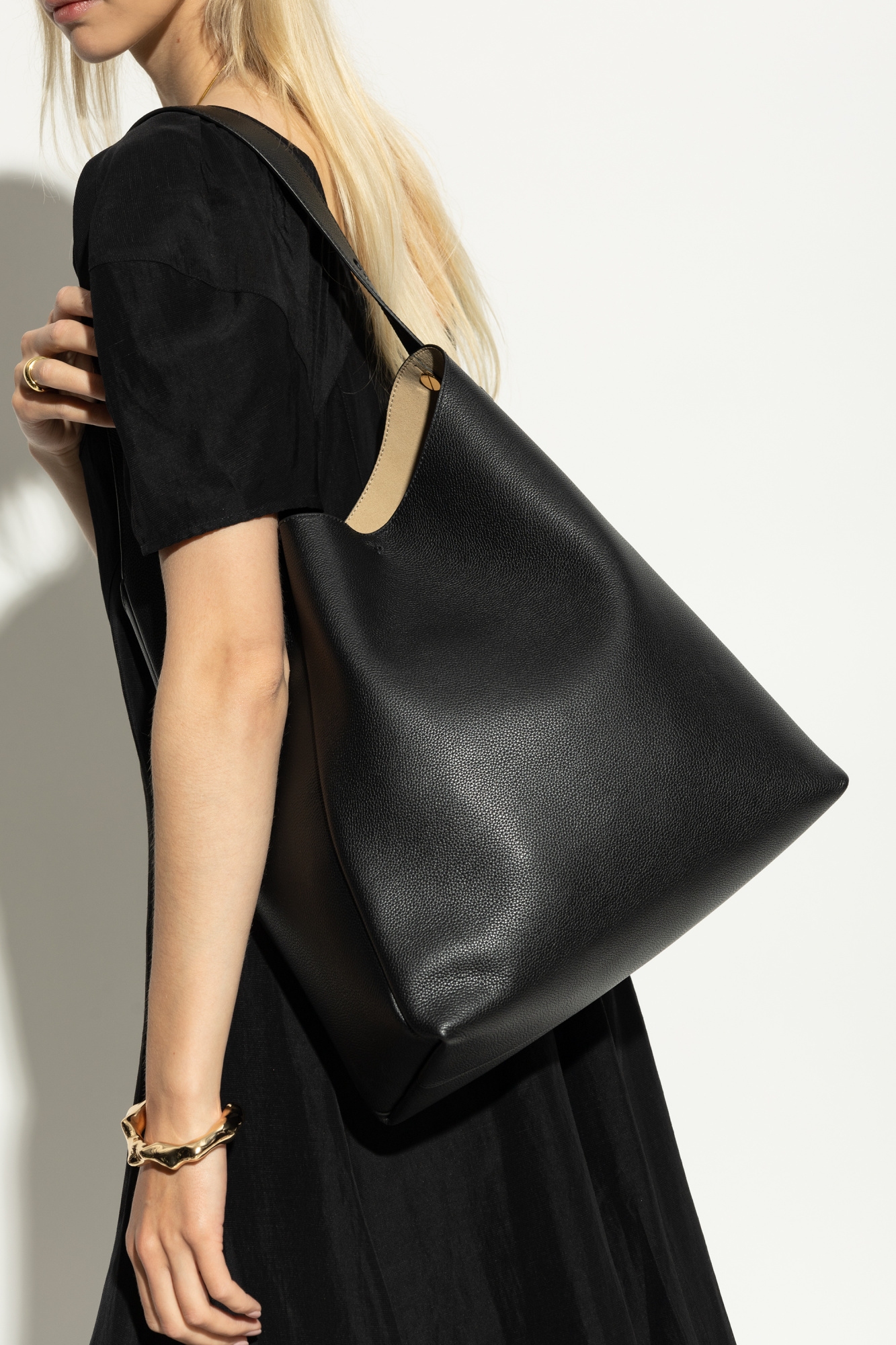 ★関税込み★ Tory Burch Romy Shoulder Bag romy-tote-front.